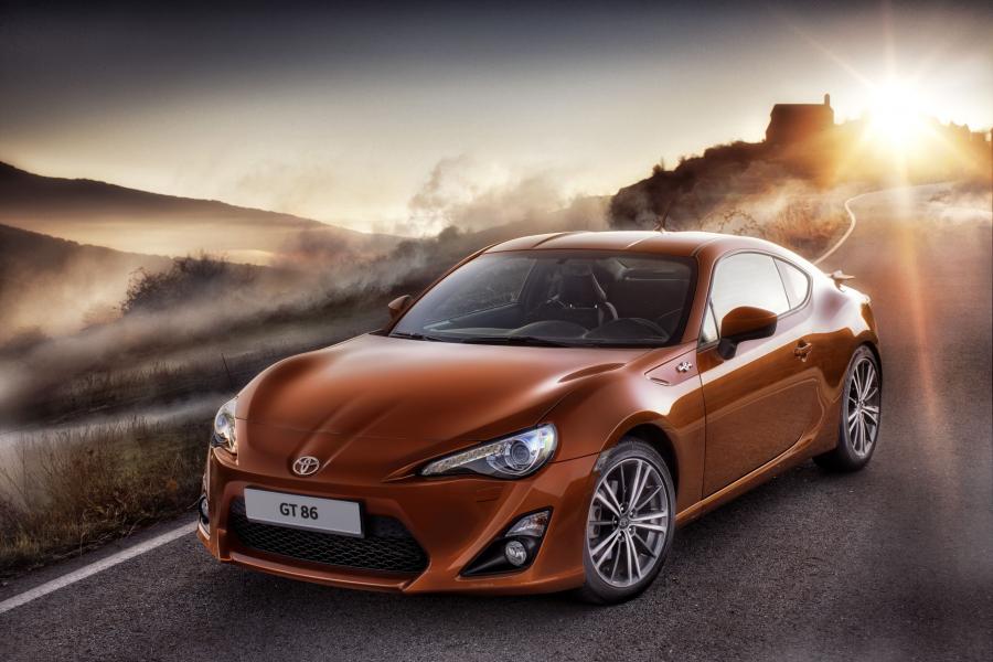  Toyota GT 86 2011 года  (фото 12 из 22)